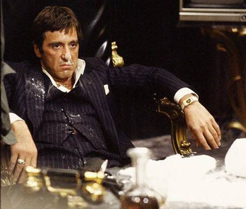 tony montana: finte droghe